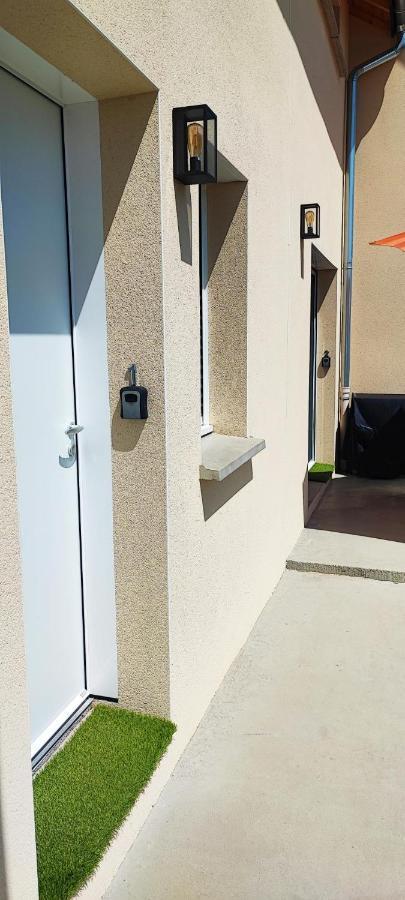Chambre Vue Lac Av Piscine Prunieres Exterior photo